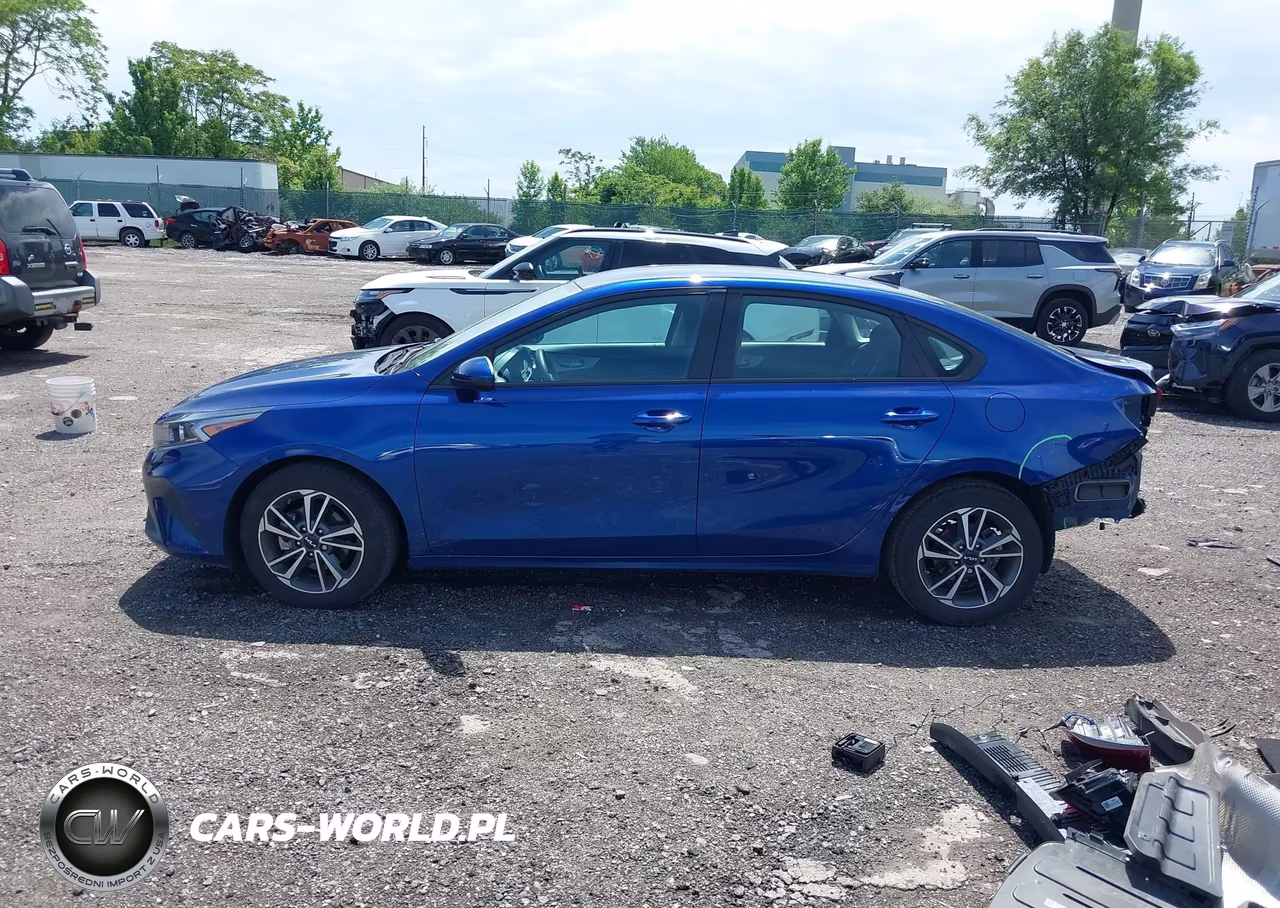 2023 Kia Forte Lxs VIN:3KPF24ADXPE585796 - 15