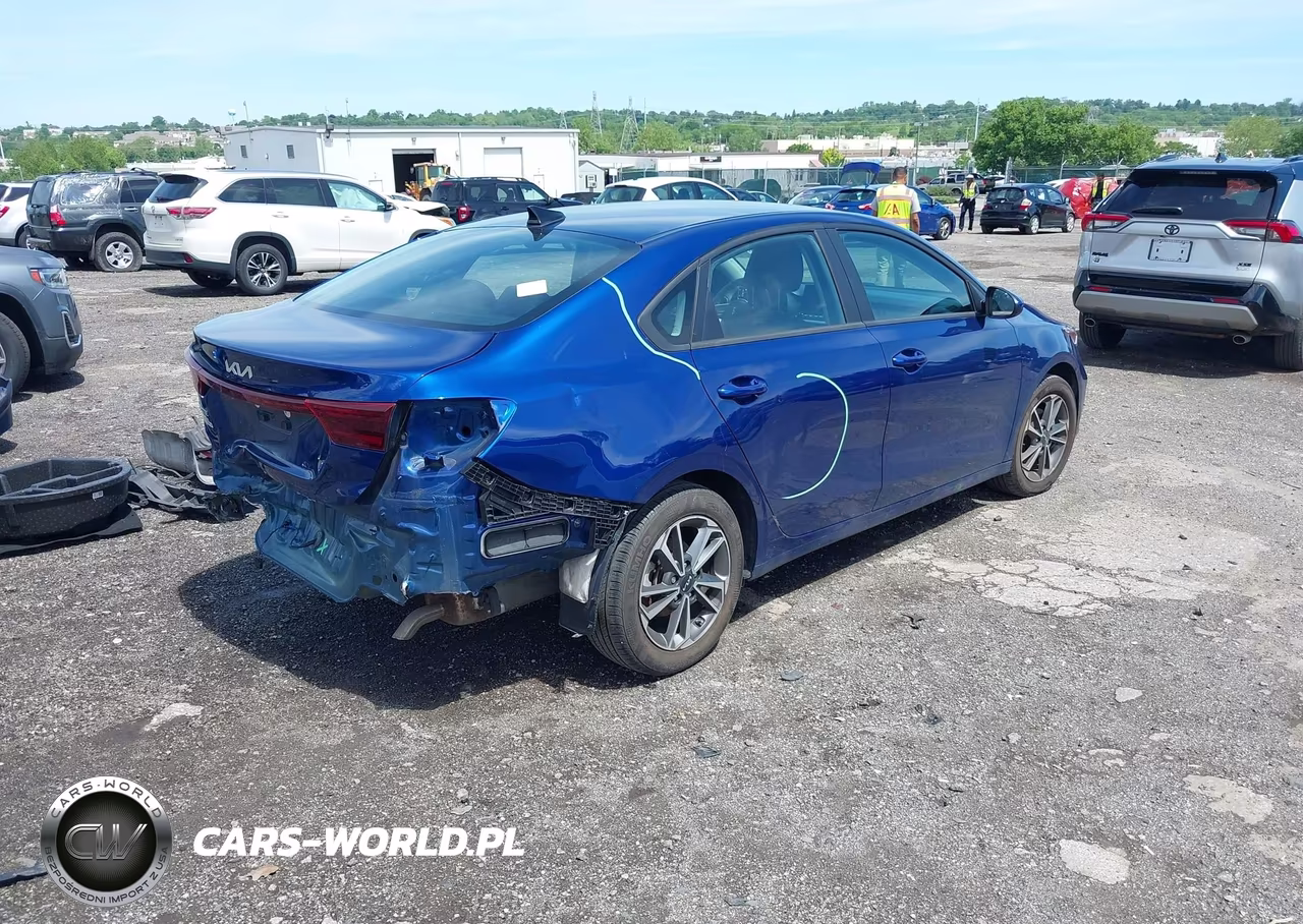 2023 Kia Forte Lxs VIN:3KPF24ADXPE585796 - 4
