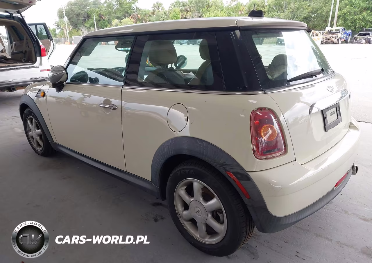2010 Mini Cooper VIN:WMWMF3C58ATZ24157 - 3