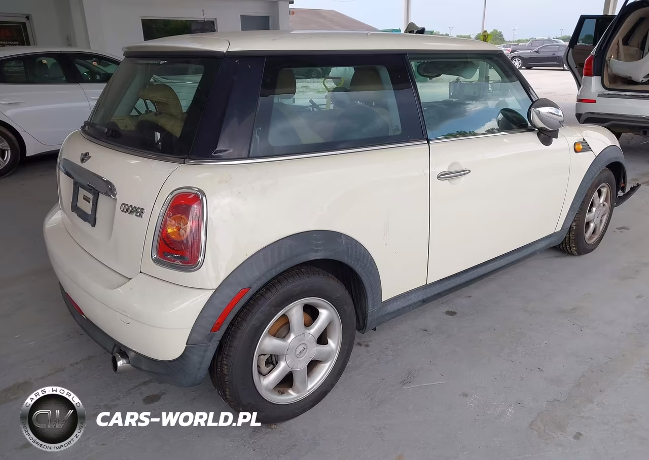 2010 Mini Cooper VIN:WMWMF3C58ATZ24157 - 4