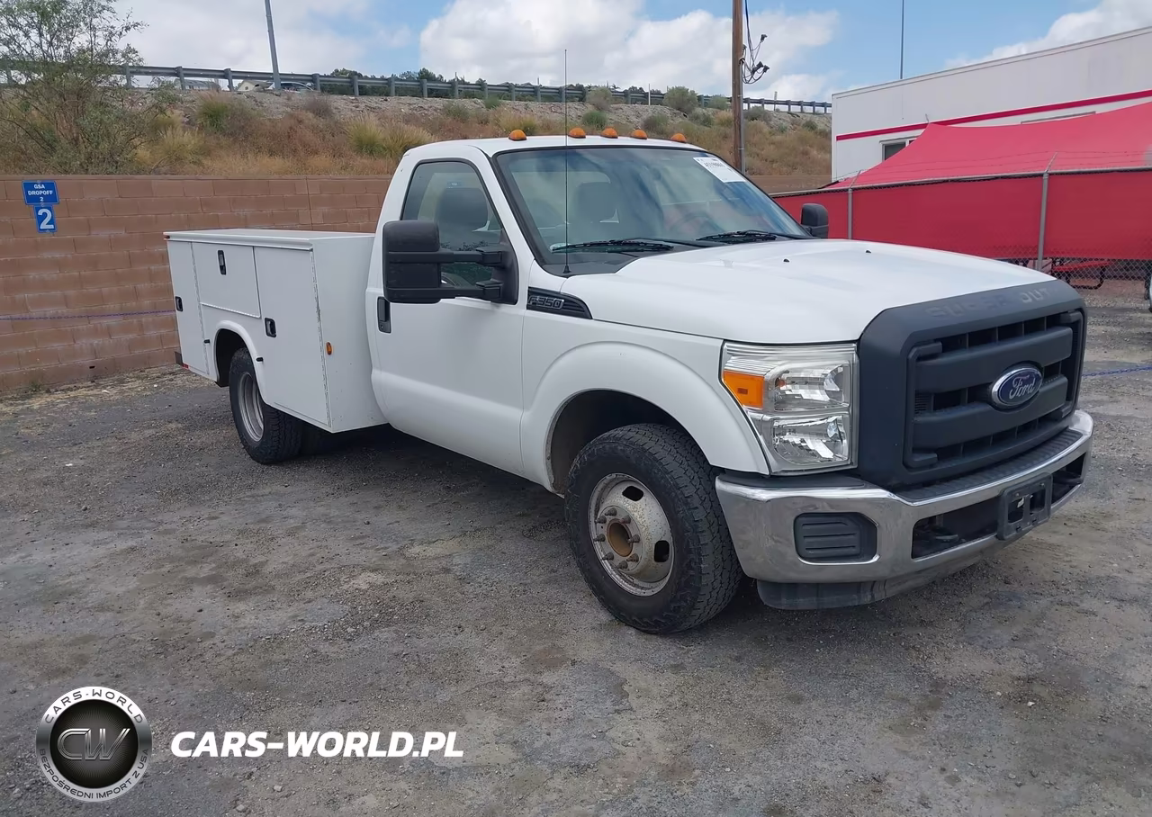 2016 Ford F-350 Chassis Xl