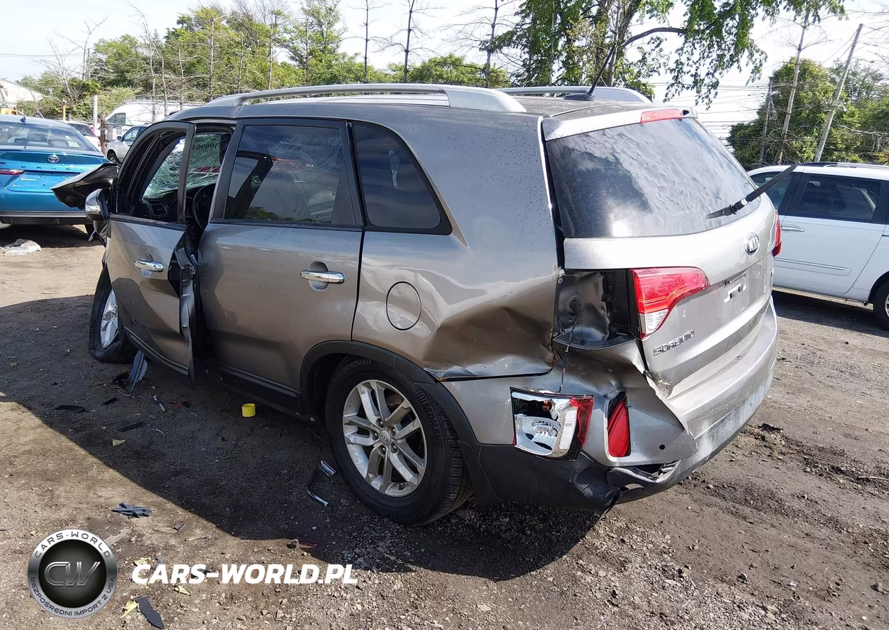 2015 Kia Sorento Lx VIN:5XYKT4A67FG635584 - 3