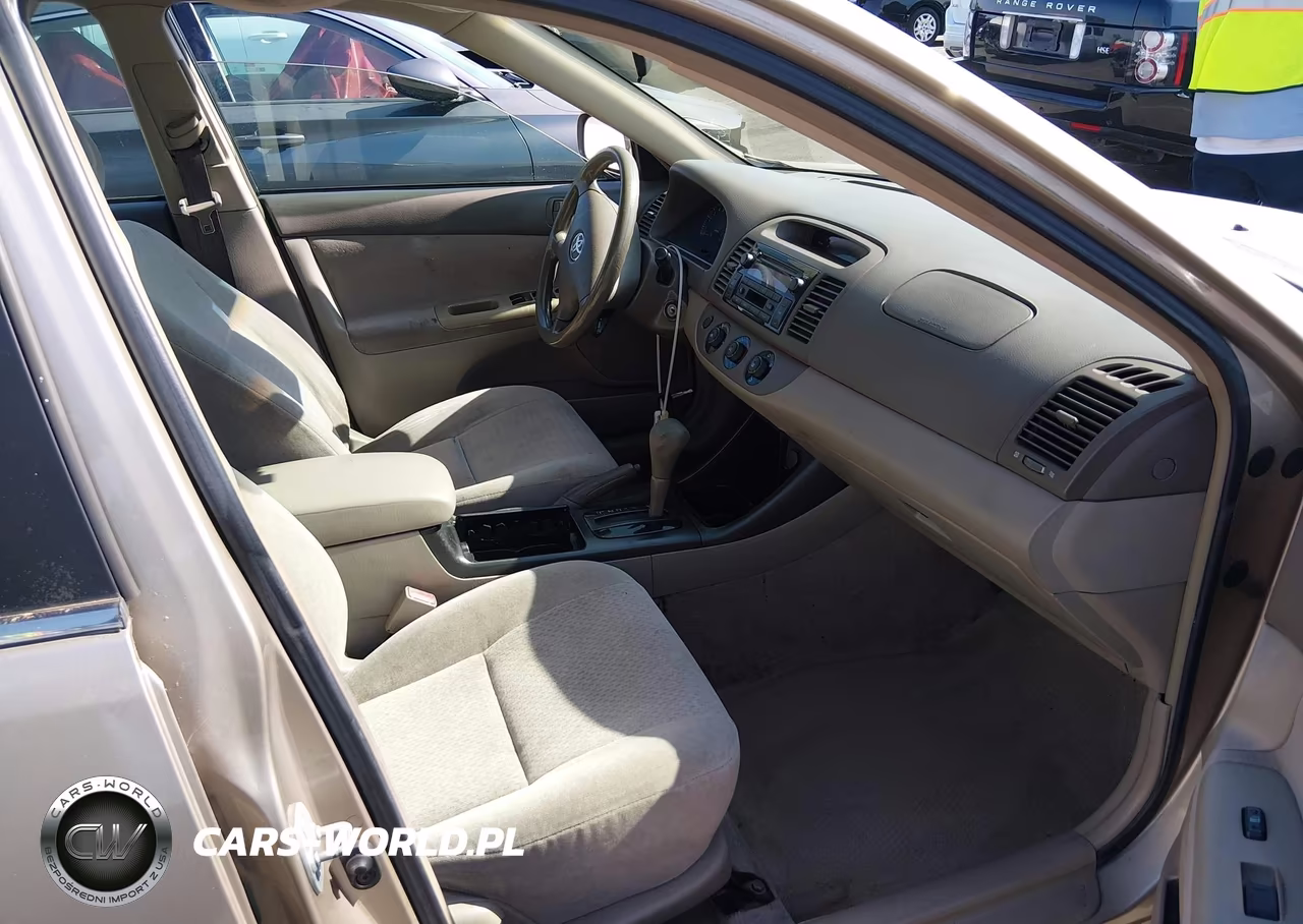 2002 Toyota Camry Le VIN:JTDBE32K420126519 - 5
