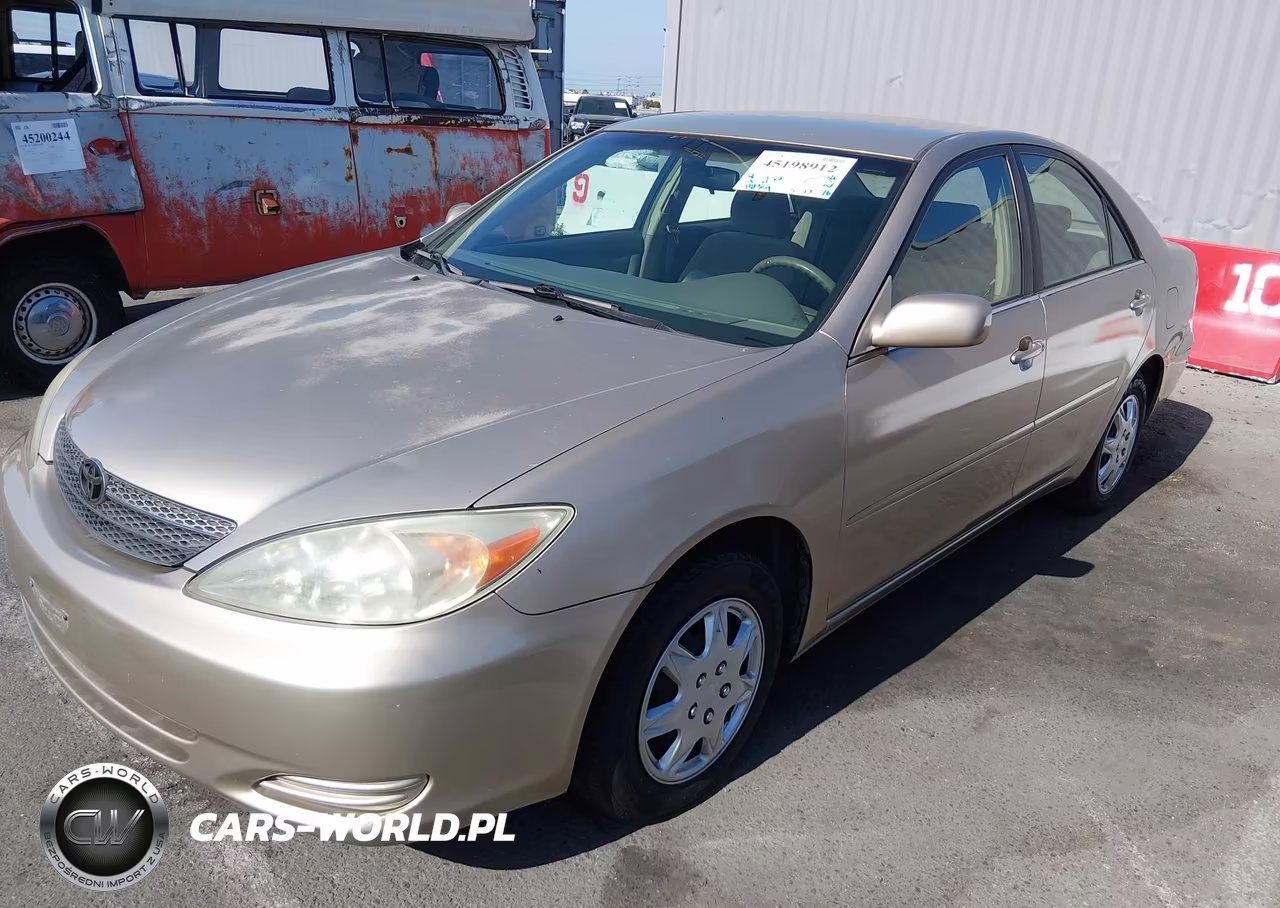 2002 Toyota Camry Le VIN:JTDBE32K420126519 - 6
