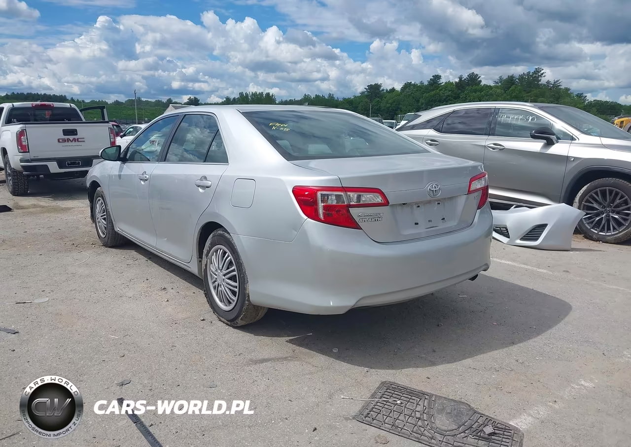 2014 Toyota Camry Le VIN:4T4BF1FK1ER444463 - 3