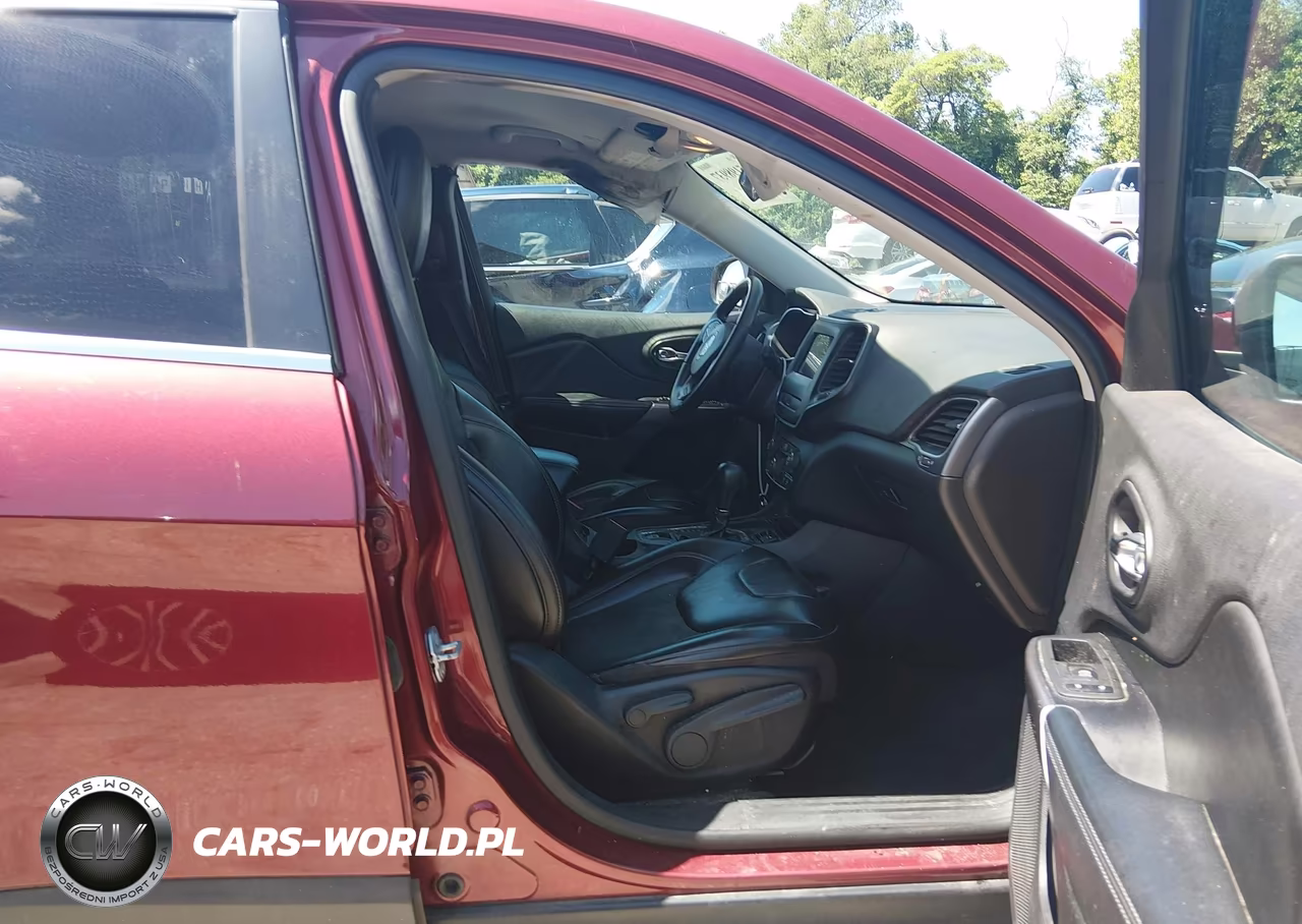2019 Jeep Cherokee Latitude Plus Fwd VIN:1C4PJLLB2KD308535 - 5