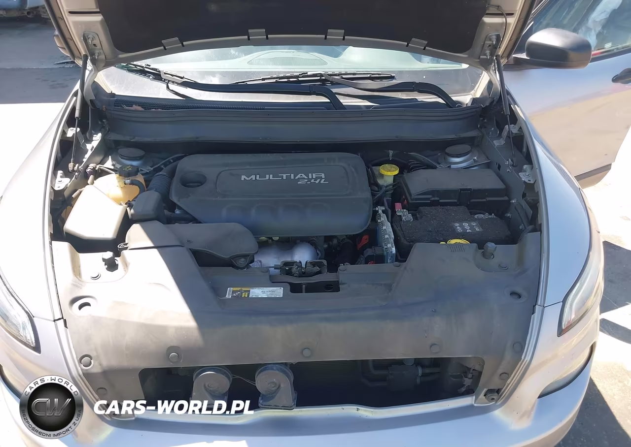 2016 Jeep Cherokee Sport VIN:1C4PJMAB6GW202822 - 10