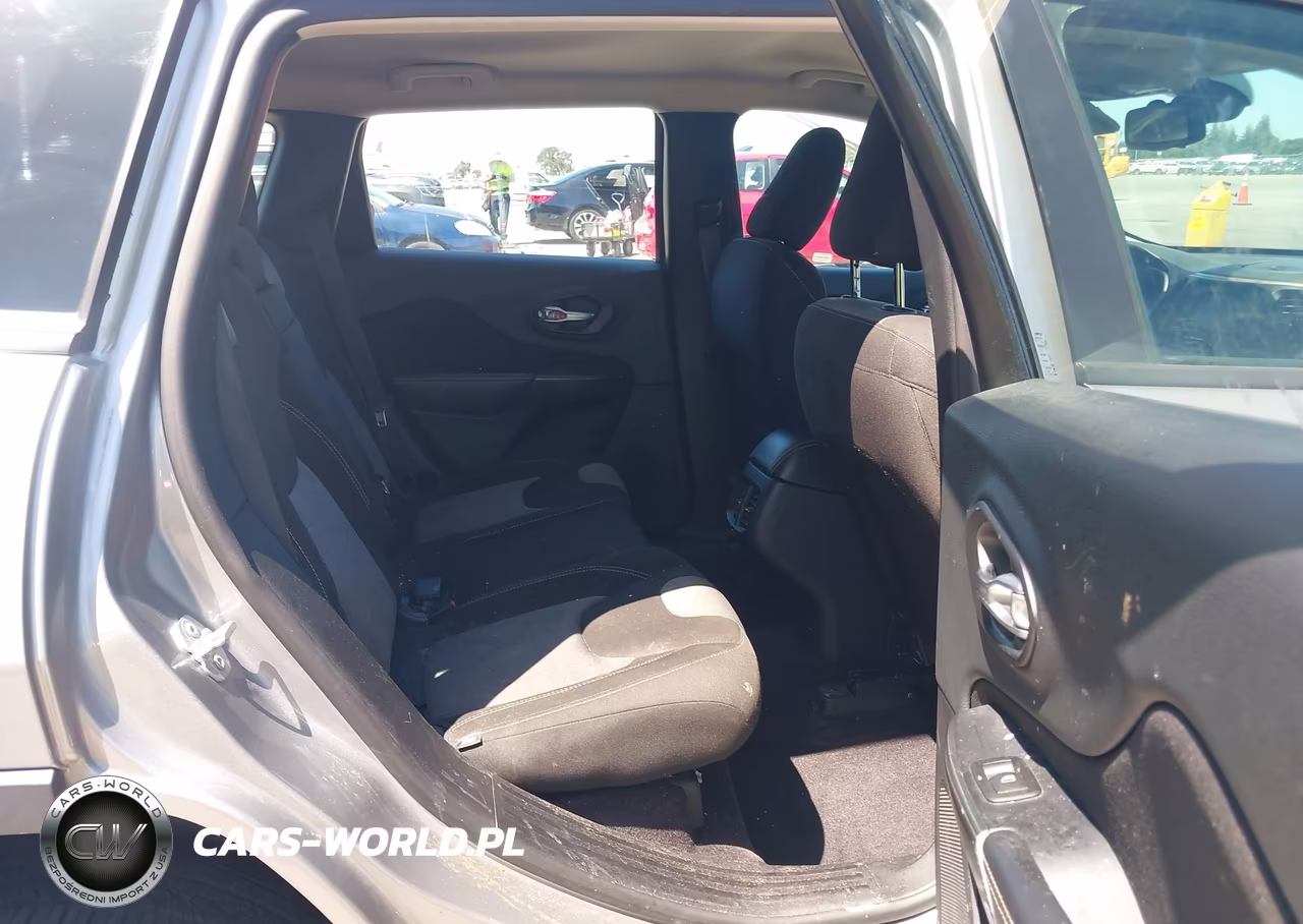2016 Jeep Cherokee Sport VIN:1C4PJMAB6GW202822 - 8