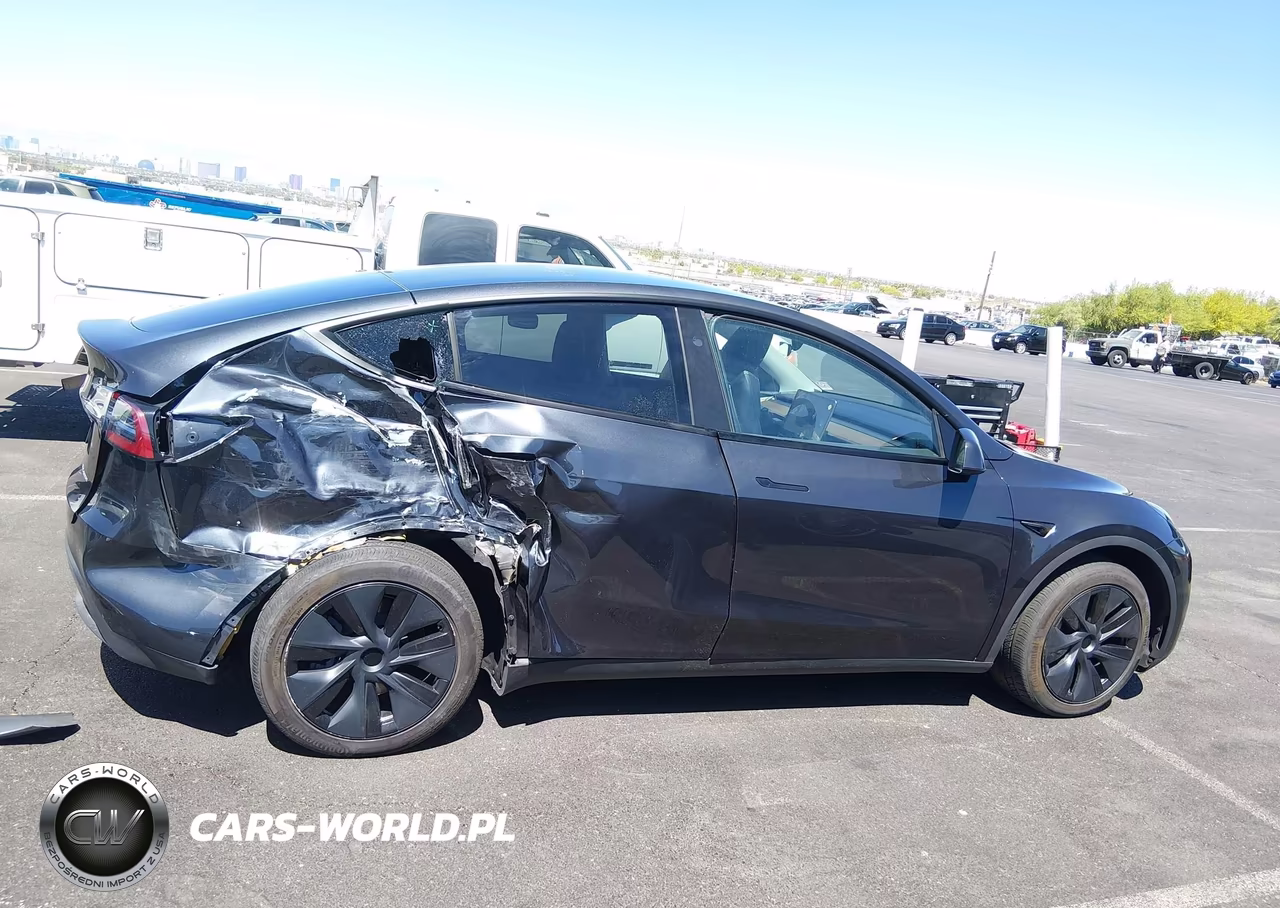 2024 Tesla Model Y Long Range Dual Motor All-Wheel Drive VIN:7SAYGAEE5RF112142 - 13