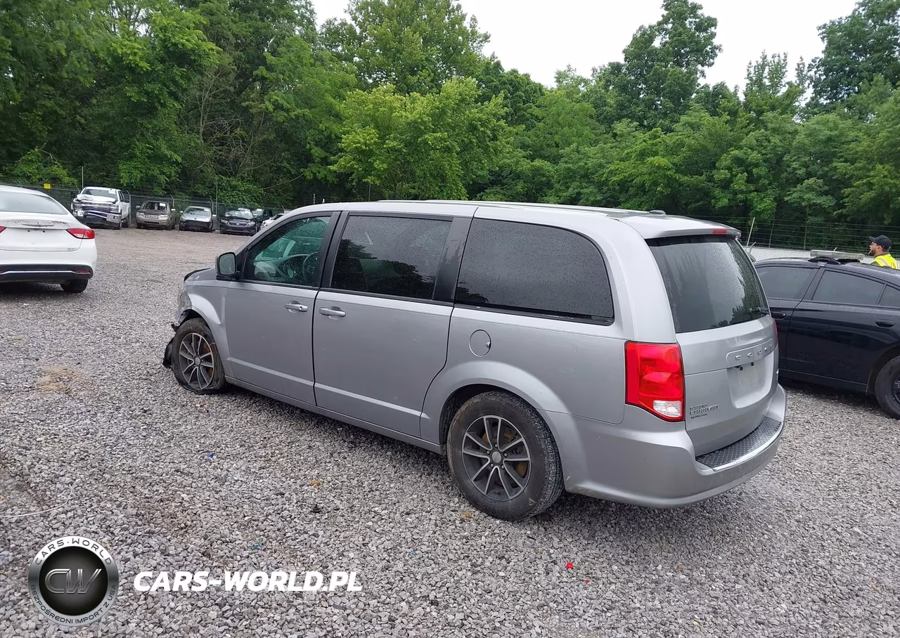 2018 Dodge Grand Caravan Gt VIN:2C4RDGEG0JR205254 - 3