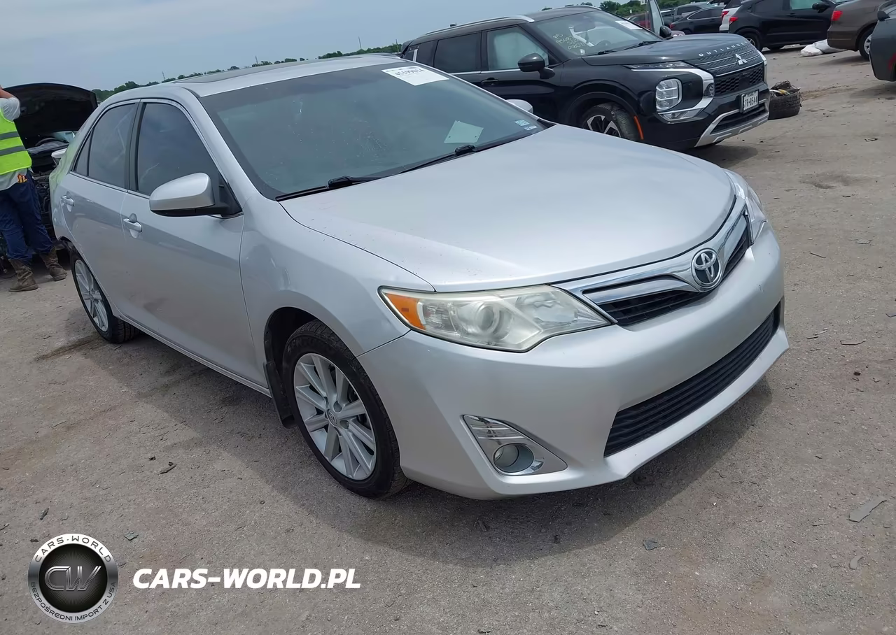 2014 Toyota Camry Xle – zdjęcie 1 z 16