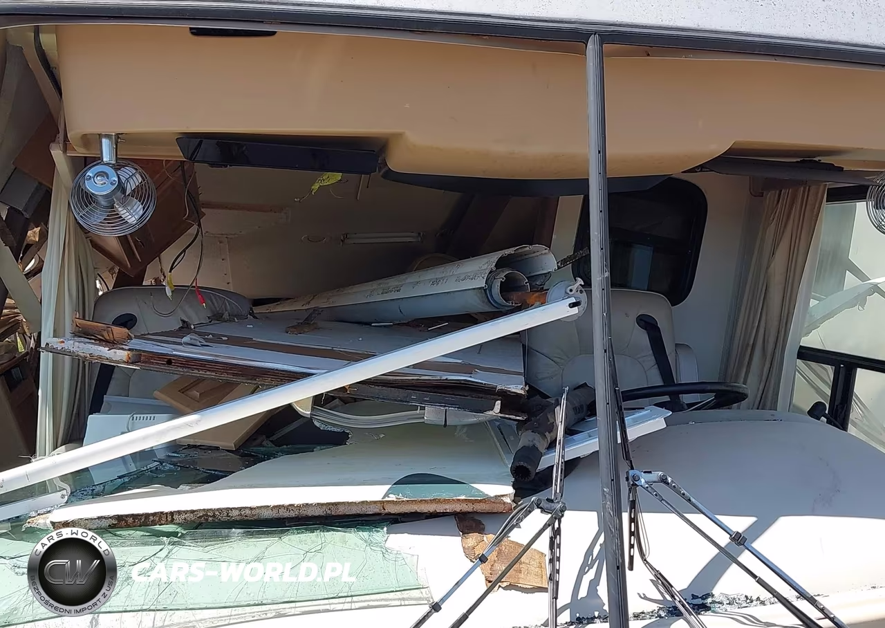 2003 Workhorse Custom Chassis Motorhome Chassis W22 VIN:5B4MP67G033359800 - 8
