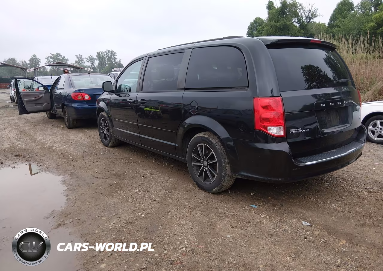 2015 Dodge Grand Caravan R-T VIN:2C4RDGEG8FR670730 - 3