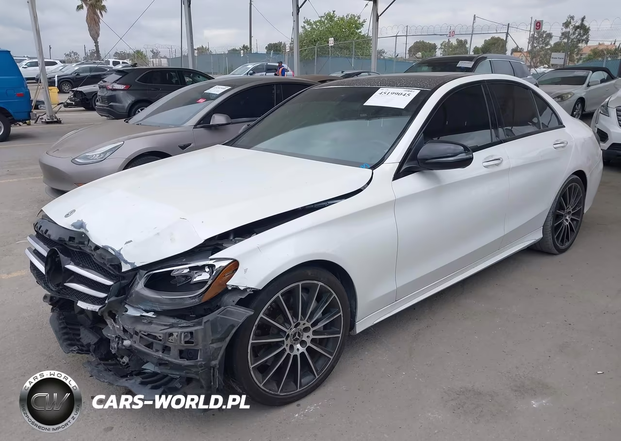 2018 Mercedes-Benz C 300 VIN:55SWF4JB0JU263879 - 2