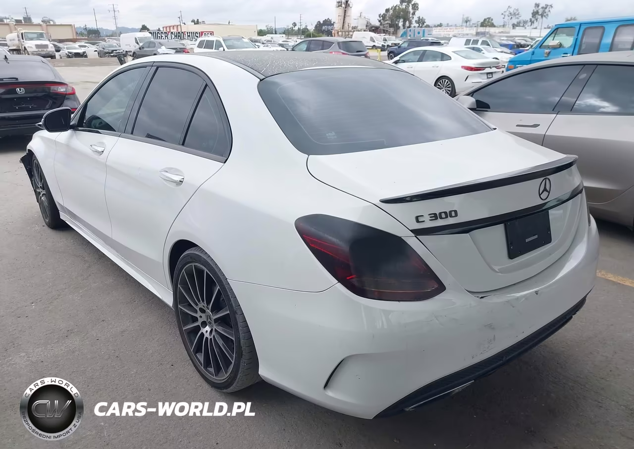 2018 Mercedes-Benz C 300 VIN:55SWF4JB0JU263879 - 3