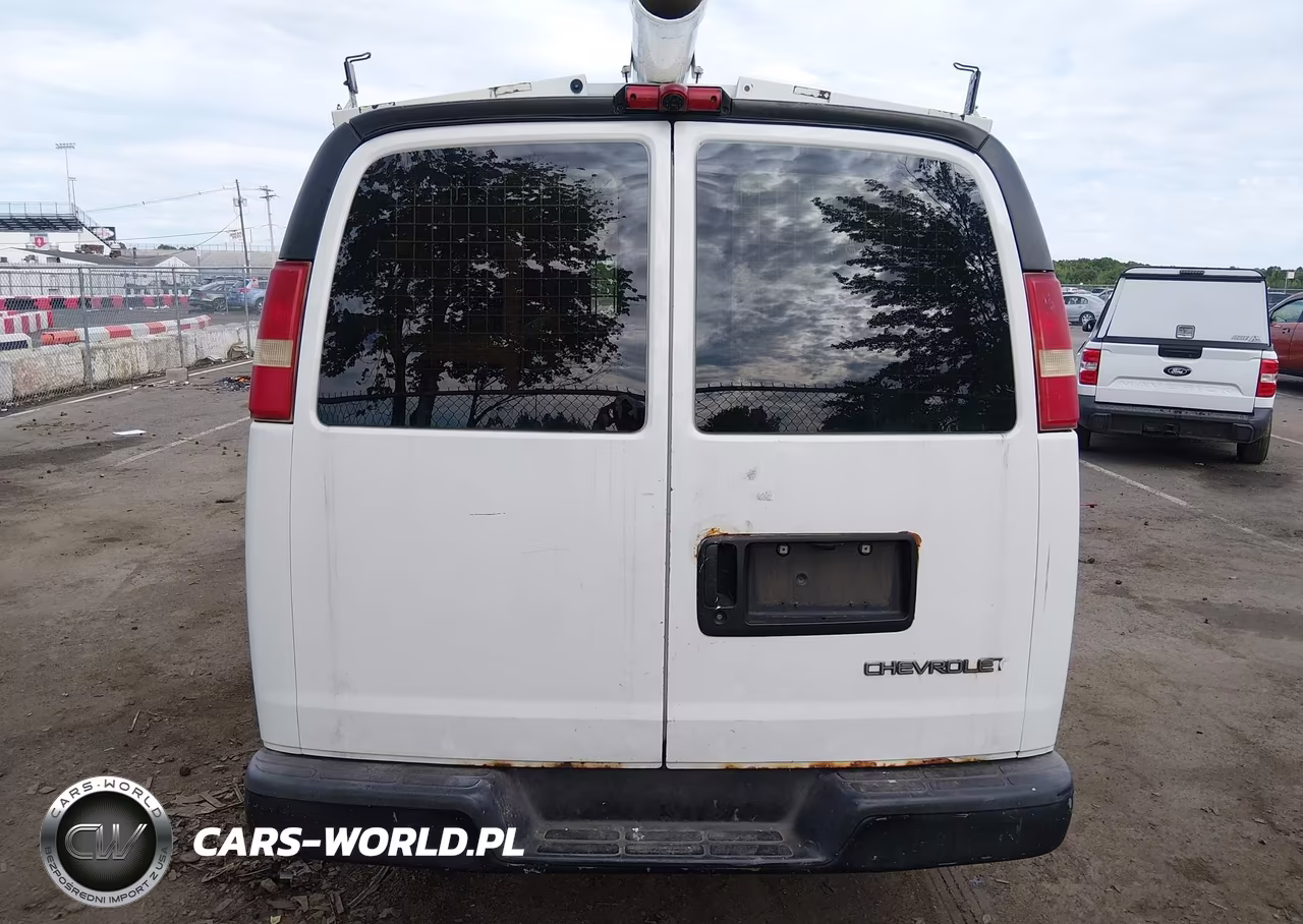 2005 Chevrolet Express VIN:1GCGG25U451139020 - 16