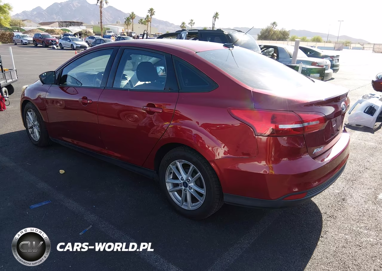 2017 Ford Focus Se VIN:1FADP3F29HL303950 - 3