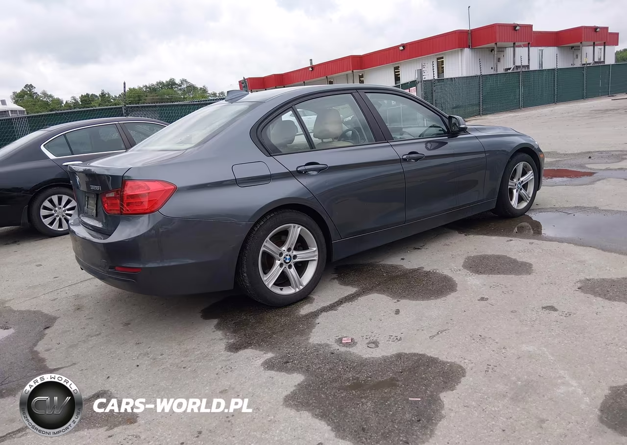2013 BMW 328I xDrive VIN:WBA3B5G51DNS04141 - 4