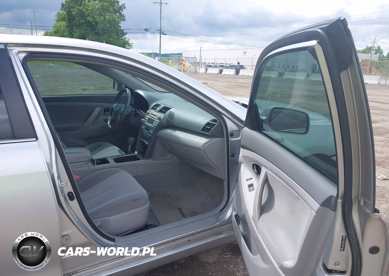 2010 Toyota Camry Hybrid VIN:4T1BB3EK7AU118504 - 5