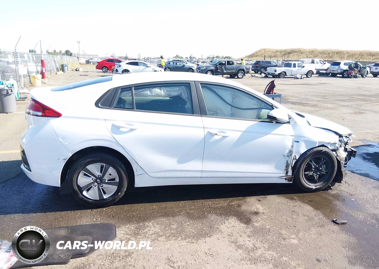 2017 Hyundai Ioniq Hybrid Blue VIN:KMHC65LC1HU022233 - 14