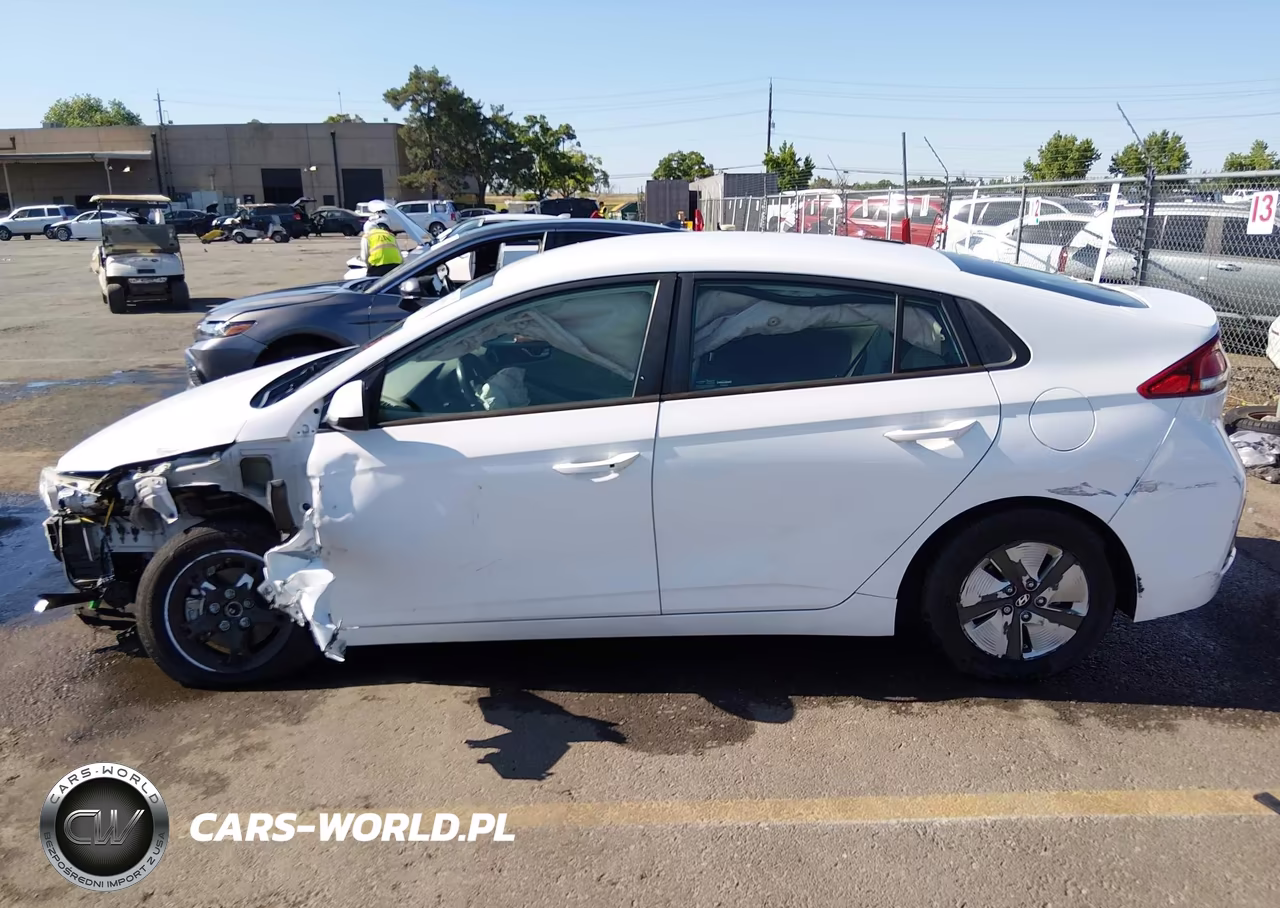 2017 Hyundai Ioniq Hybrid Blue VIN:KMHC65LC1HU022233 - 15