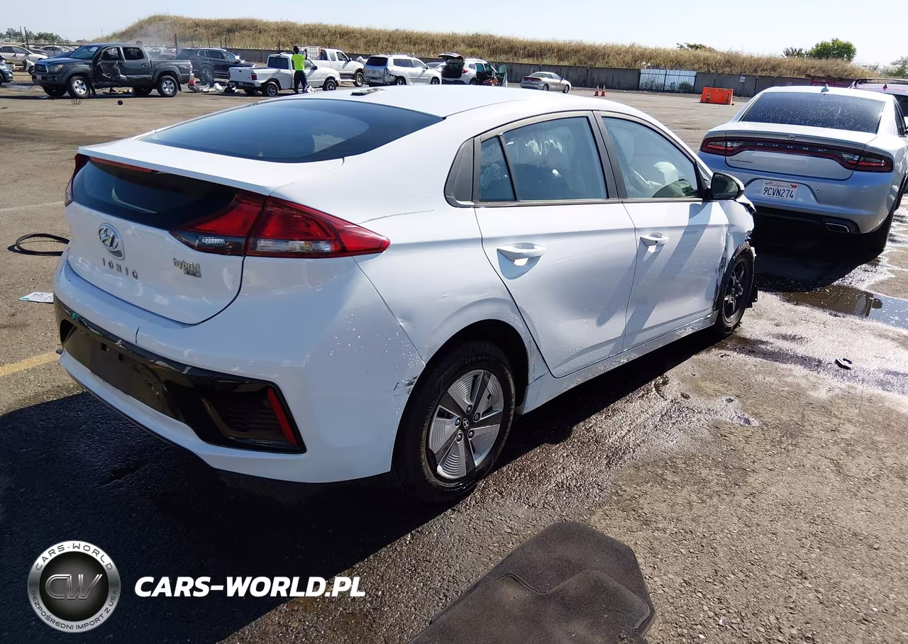 2017 Hyundai Ioniq Hybrid Blue VIN:KMHC65LC1HU022233 - 4