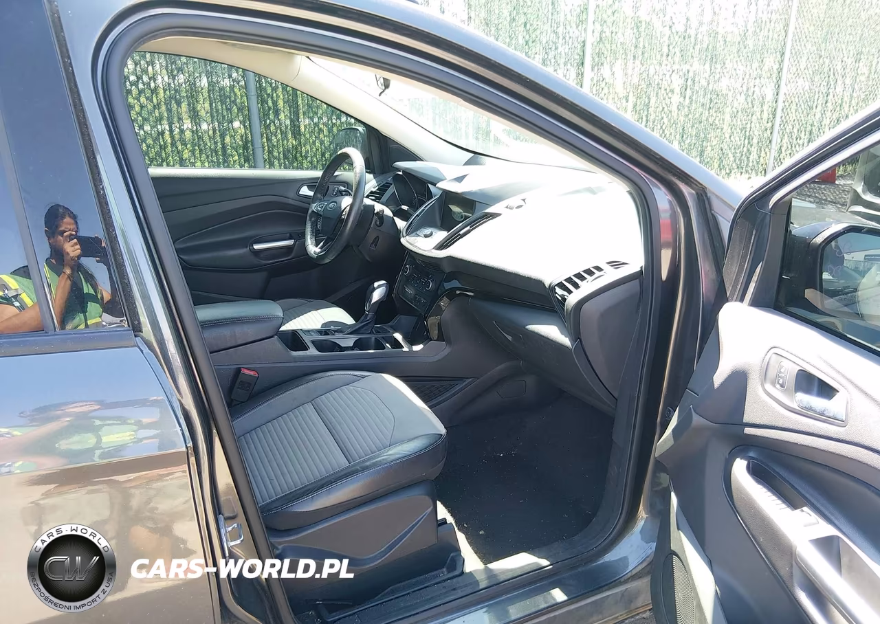 2019 Ford Escape Se VIN:1FMCU0GD7KUA18836 - 5