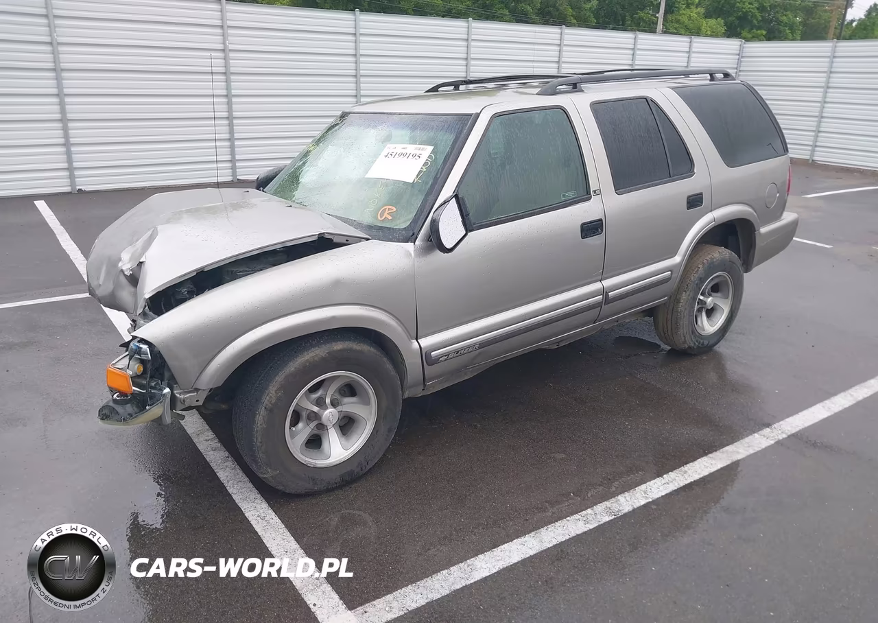 CHEVROLET BLAZER VIN:1GNCS13W9Y2145607 - 2