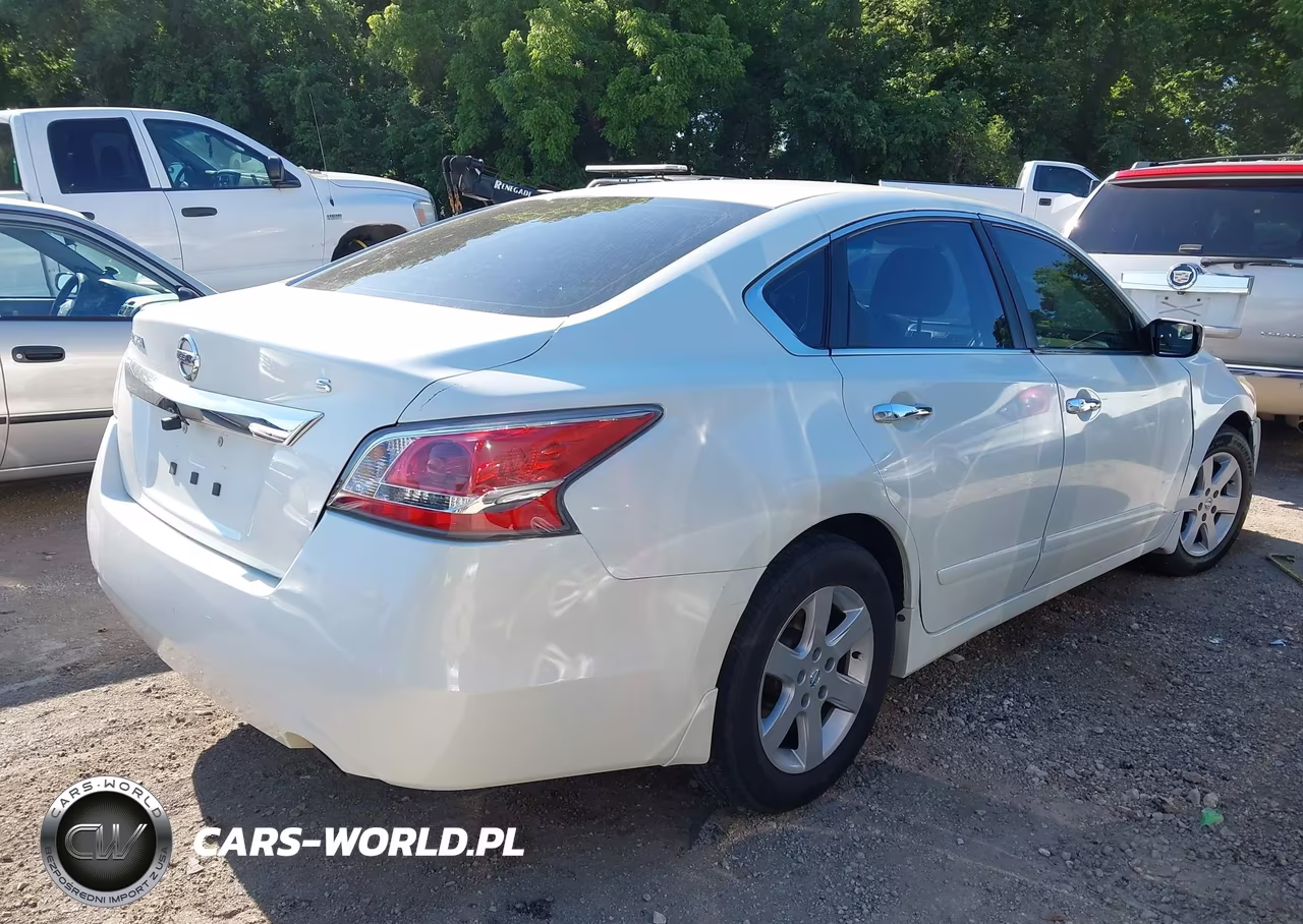 2015 Nissan Altima 2.5 S VIN:1N4AL3APXFC591234 - 4