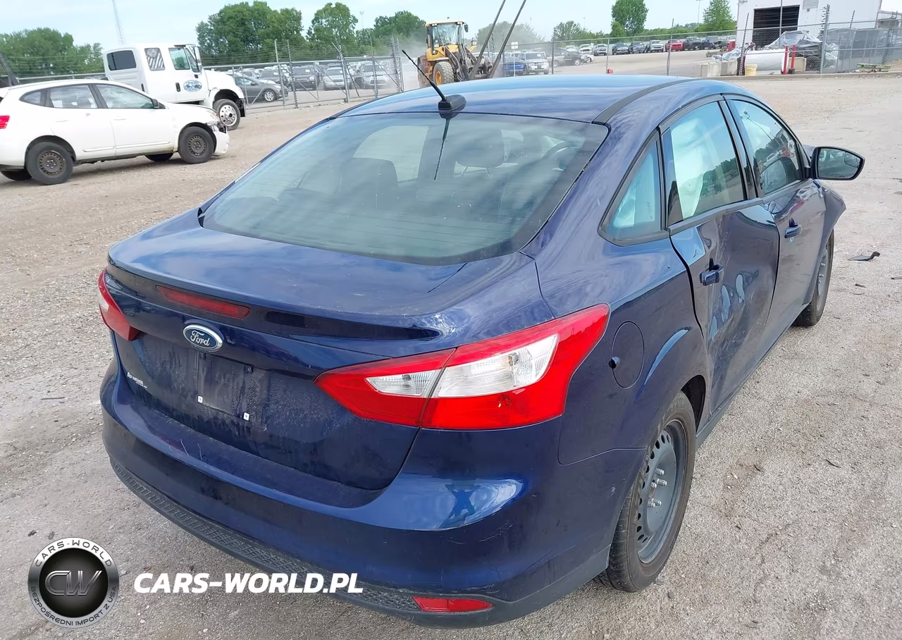 2012 Ford Focus Se VIN:1FAHP3F21CL112288 - 4