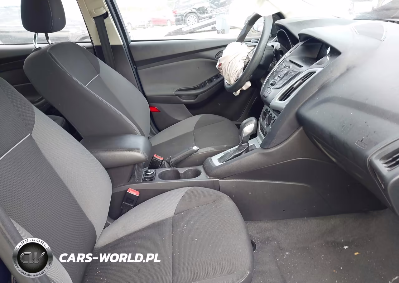 2012 Ford Focus Se VIN:1FAHP3F21CL112288 - 5