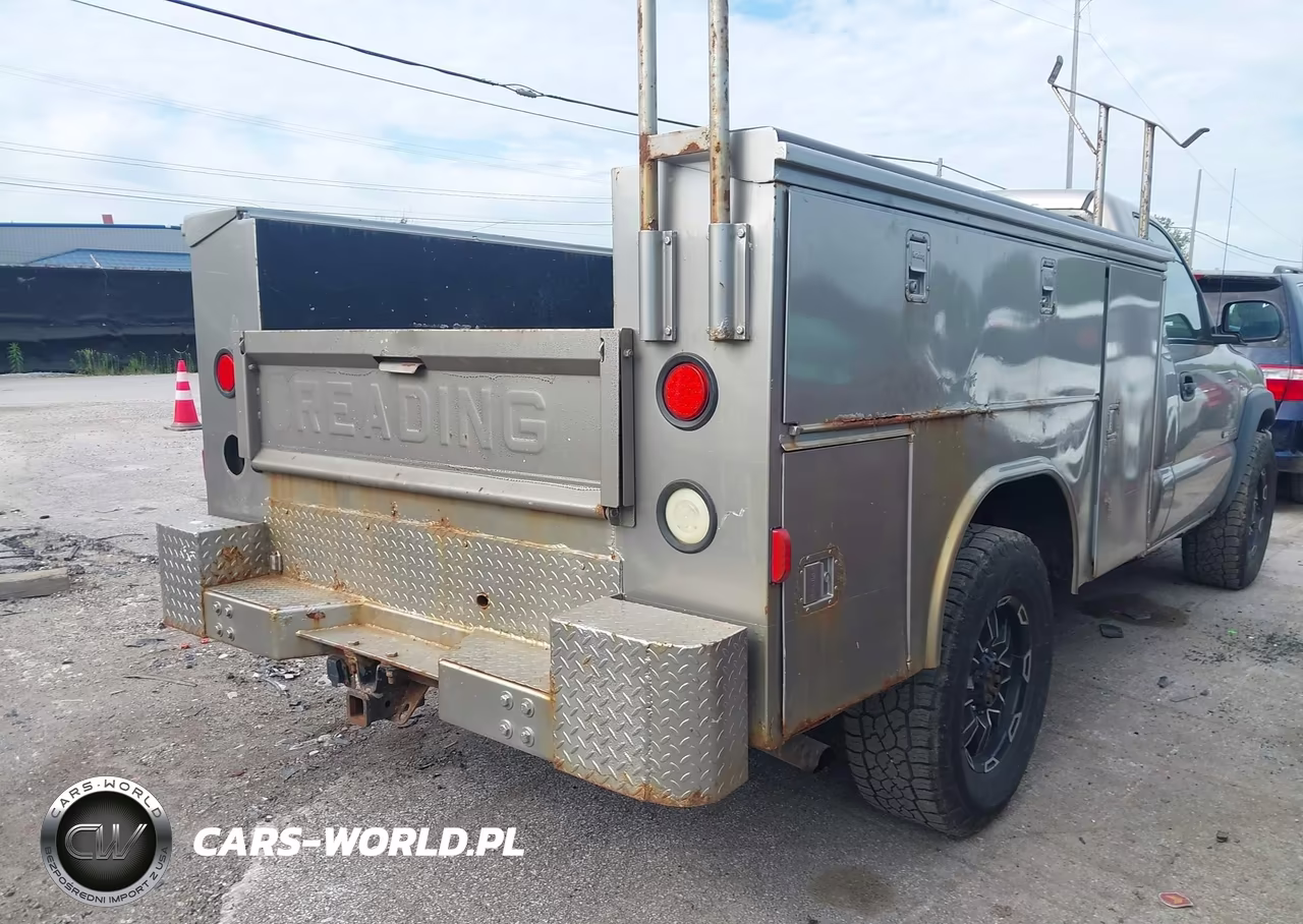 2003 GMC Sierra 2500 Work Truck VIN:1GTGC24U23Z267929 - 4