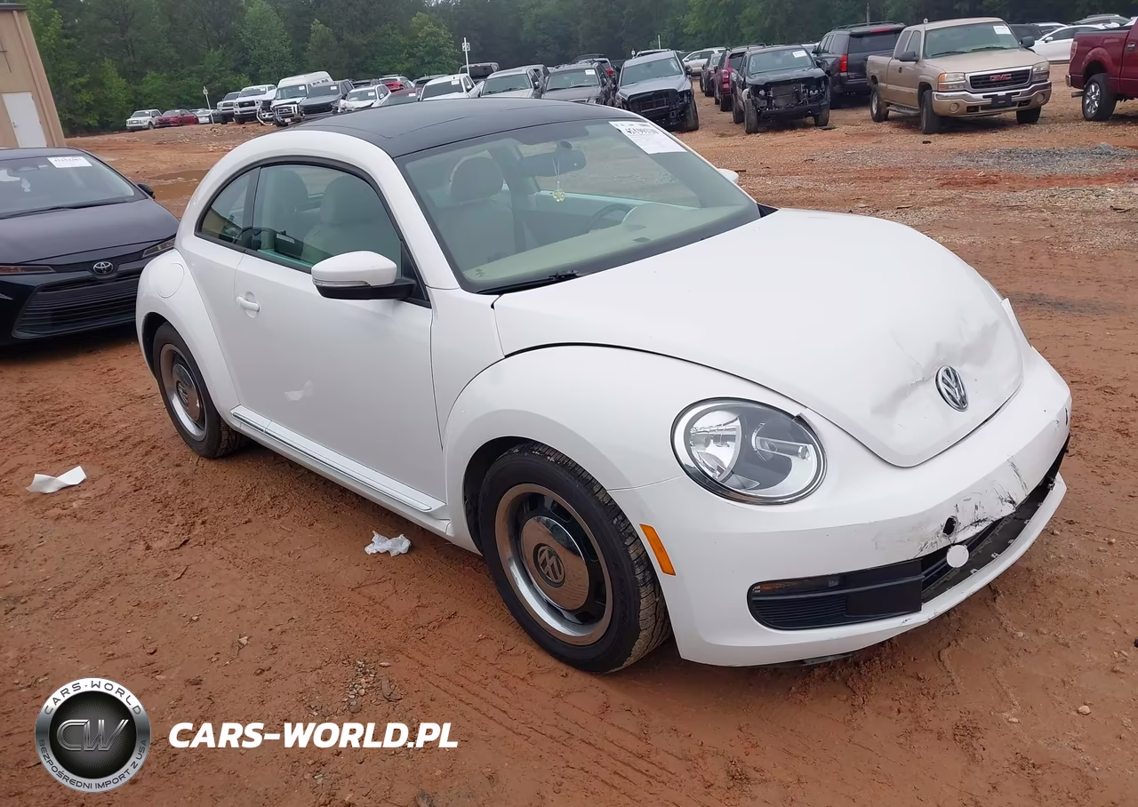 2013 Volkswagen Beetle 2.5L – zdjęcie 1 z 16