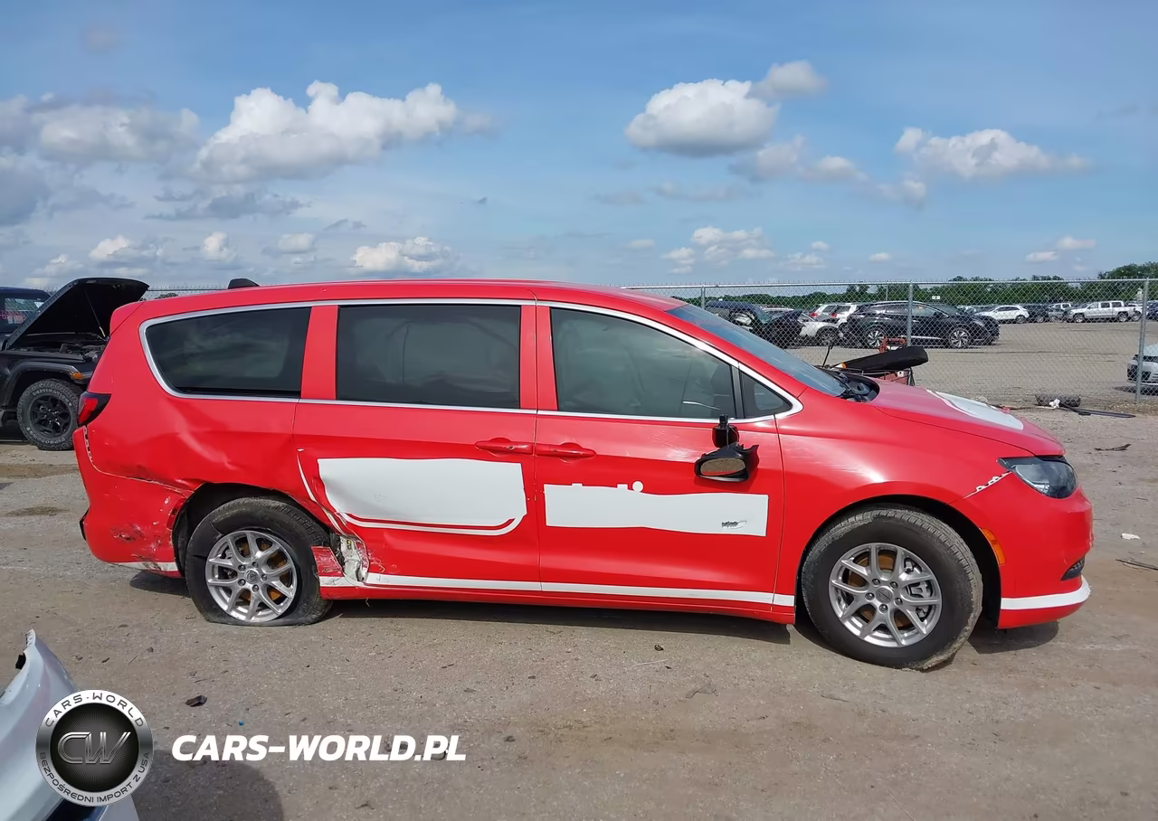 2022 Chrysler Voyager Lx VIN:2C4RC1CG3NR203541 - 13