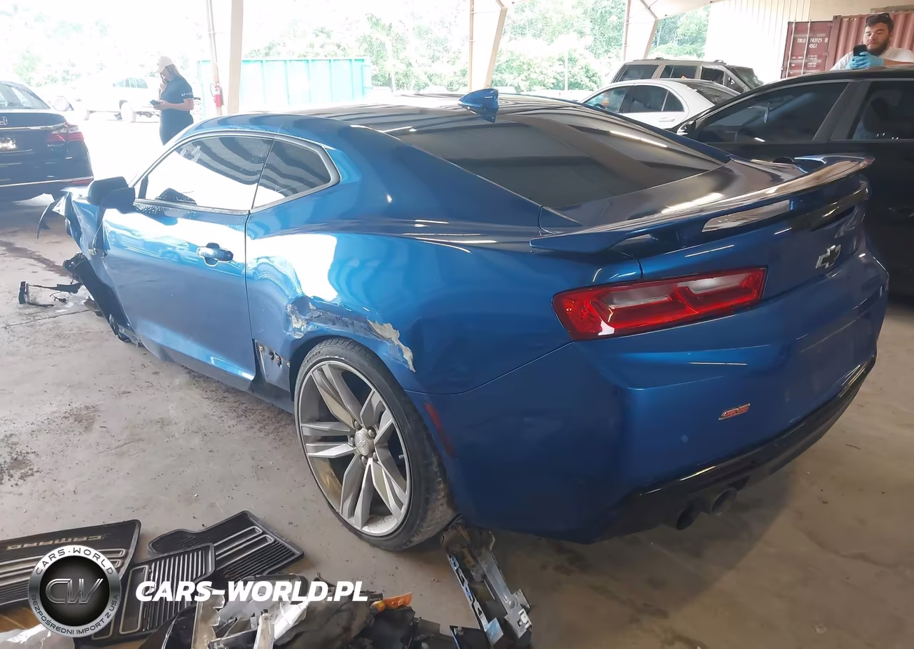 2017 Chevrolet Camaro 2Ss VIN:1G1FG1R78H0182143 - 3