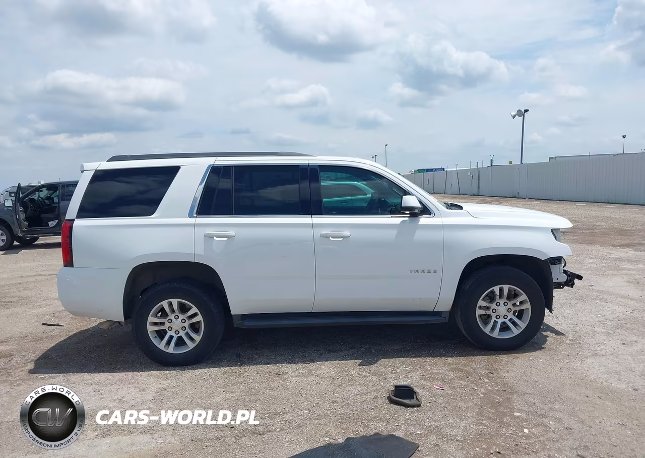 2017 Chevrolet Tahoe Ls VIN:1GNSCAKC0HR304456 - 14