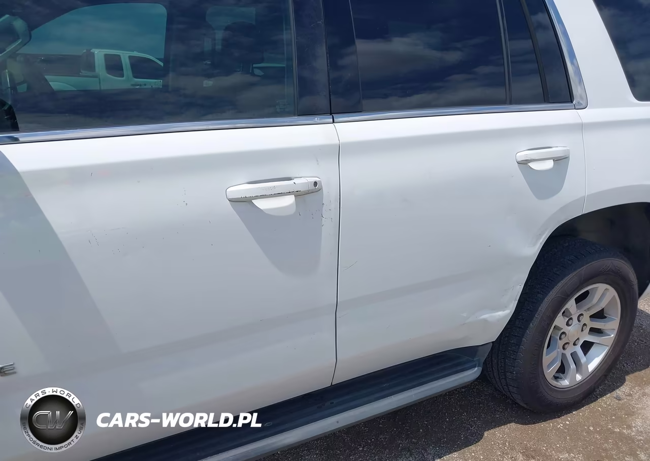2017 Chevrolet Tahoe Ls VIN:1GNSCAKC0HR304456 - 18
