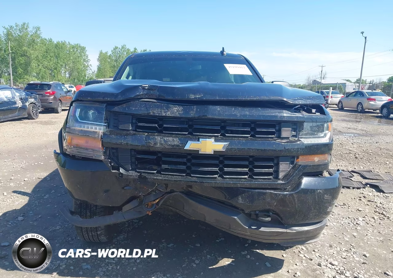 2018 Chevrolet Silverado 1500 Custom VIN:1GCVKPEH1JZ356204 - 12