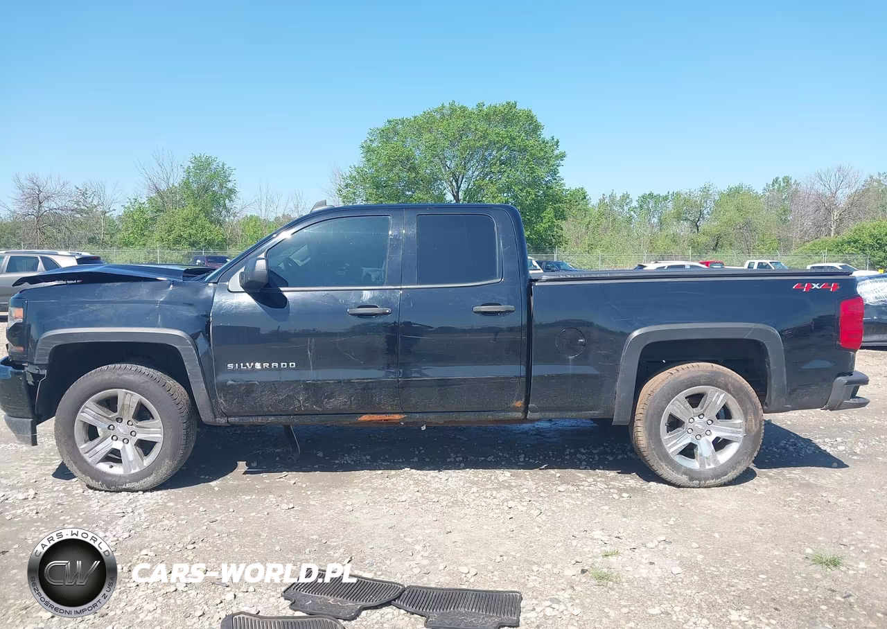 2018 Chevrolet Silverado 1500 Custom VIN:1GCVKPEH1JZ356204 - 14