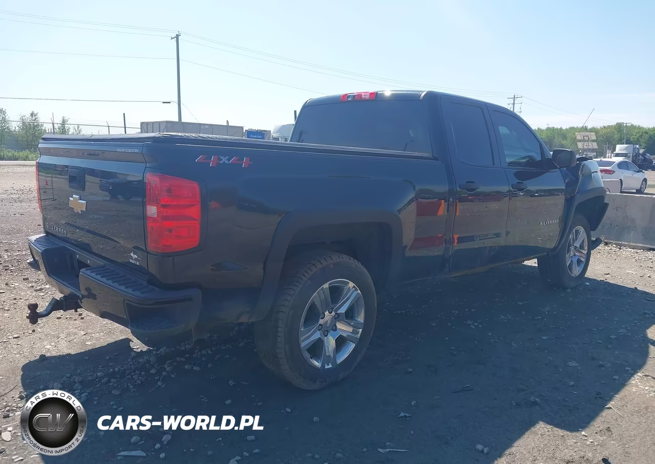 2018 Chevrolet Silverado 1500 Custom VIN:1GCVKPEH1JZ356204 - 4