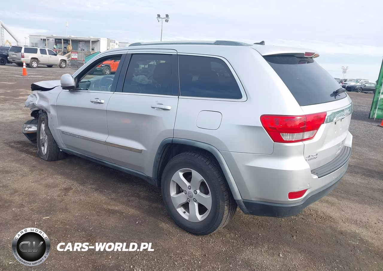 2011 Jeep Grand Cherokee Laredo VIN:1J4RR4GGXBC717878 - 3