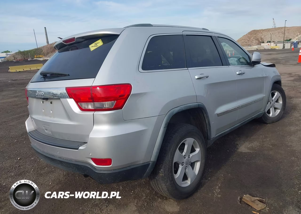 2011 Jeep Grand Cherokee Laredo VIN:1J4RR4GGXBC717878 - 4