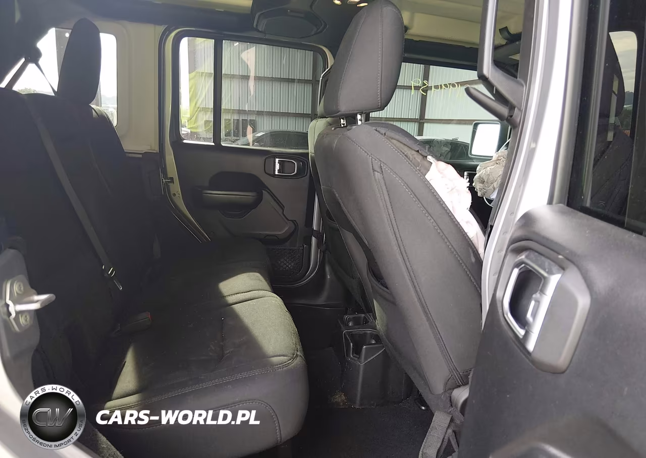 2018 Jeep Wrangler Unlimited Sport S 4X4 VIN:1C4HJXDG2JW318300 - 8