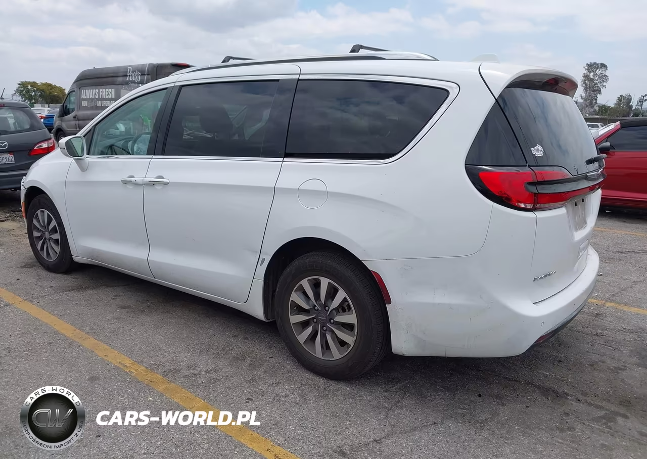 2021 Chrysler Pacifica Touring L VIN:2C4RC1BG4MR503041 - 3