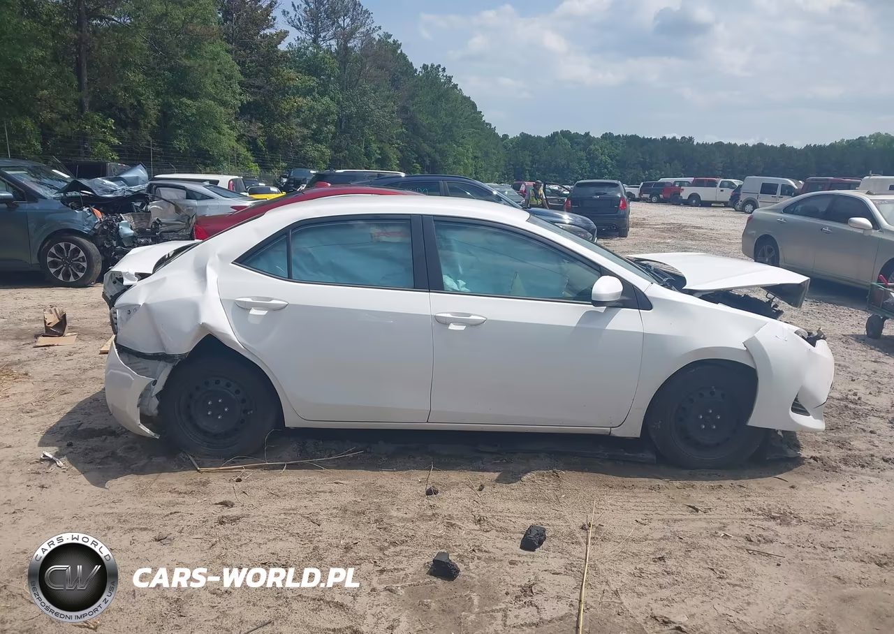 2017 Toyota Corolla Le VIN:2T1BURHE8HC800712 - 13