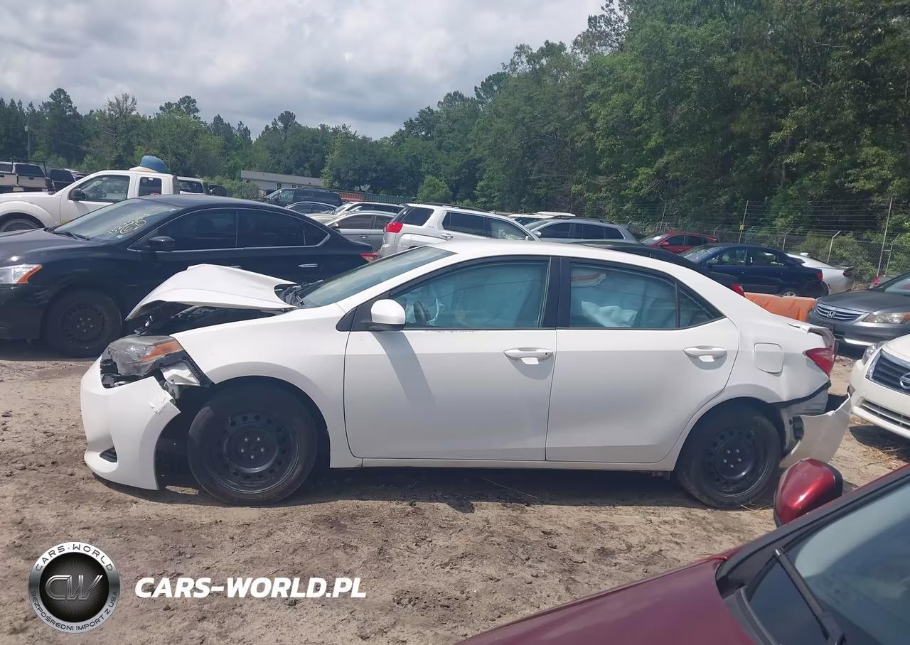 2017 Toyota Corolla Le VIN:2T1BURHE8HC800712 - 14