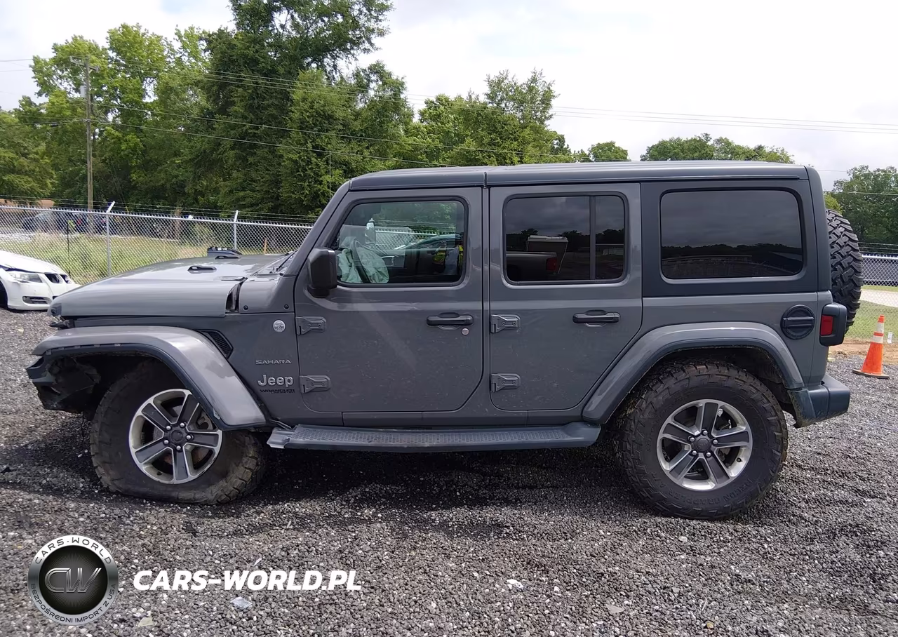 2019 Jeep Wrangler Unlimited Sahara 4X4 VIN:1C4HJXEN3KW592894 - 15
