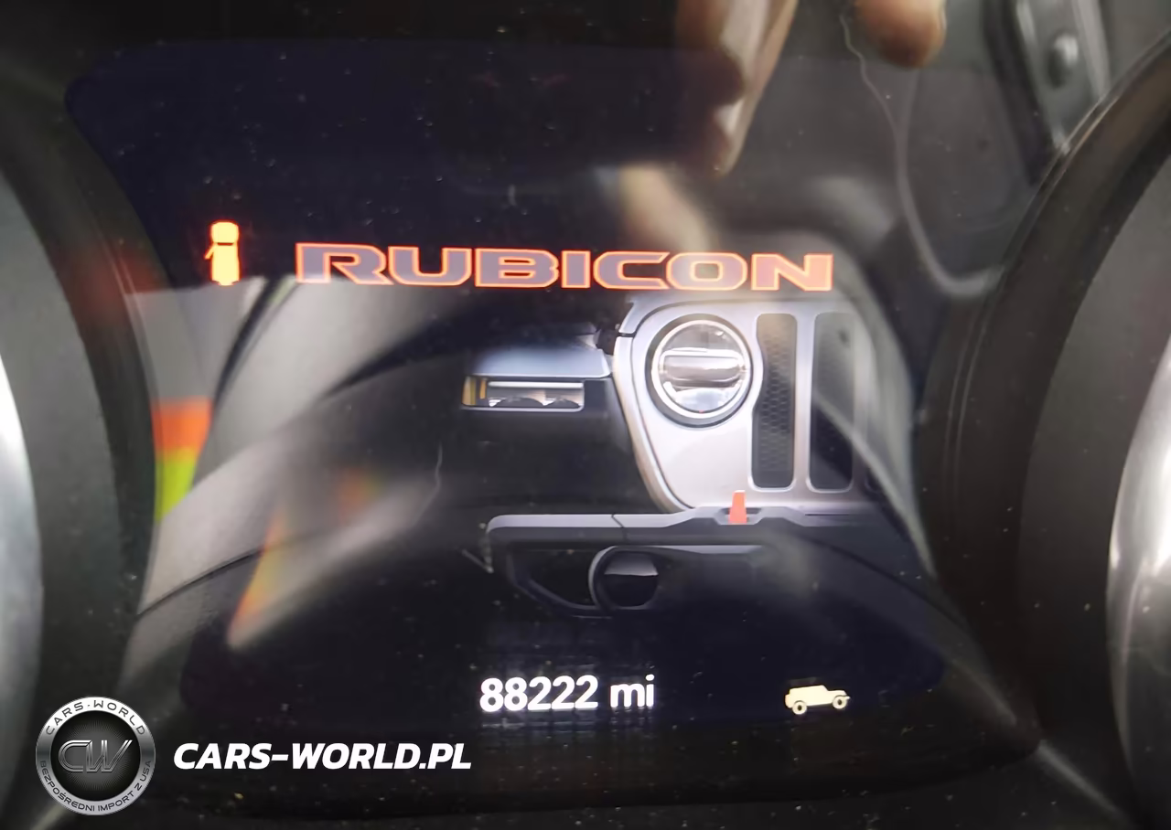 2019 Jeep Wrangler Unlimited Sahara 4X4 VIN:1C4HJXEN3KW592894 - 16