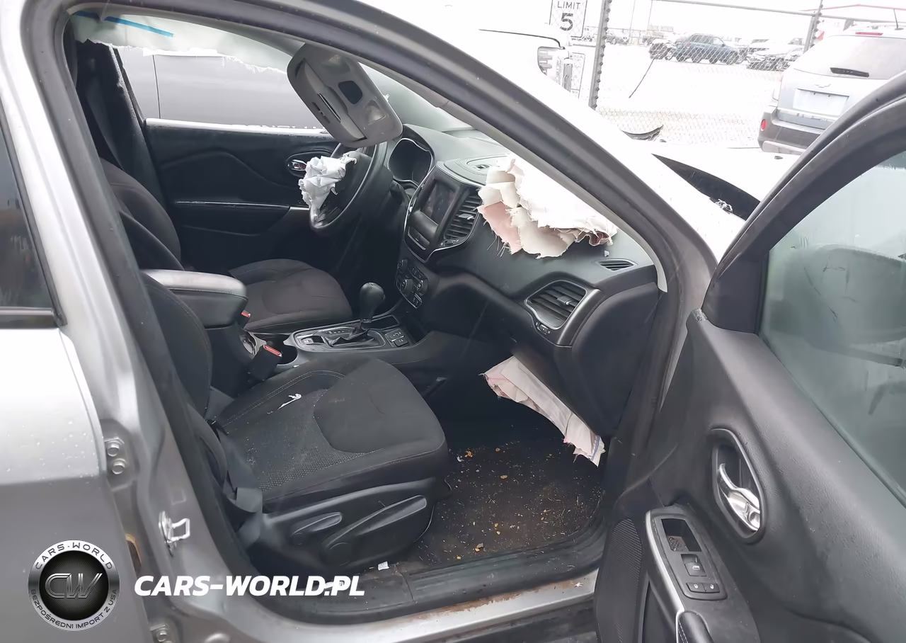 2020 Jeep Cherokee Latitude Fwd VIN:1C4PJLCB5LD511047 - 5