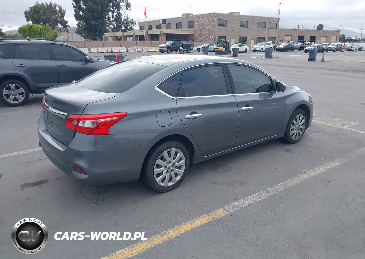 2018 Nissan Sentra S VIN:3N1AB7AP3JY293647 - 4
